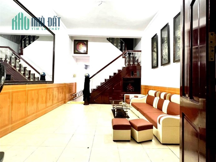 Mua nhà đê 34m2x4T Tôn Thất Tùng, Đống Đa kinh doanh, ô tô chỉ 2,8 tỷ.
