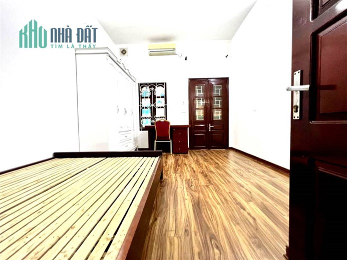 Mua nhà đê 34m2x4T Tôn Thất Tùng, Đống Đa kinh doanh, ô tô chỉ 2,8 tỷ.