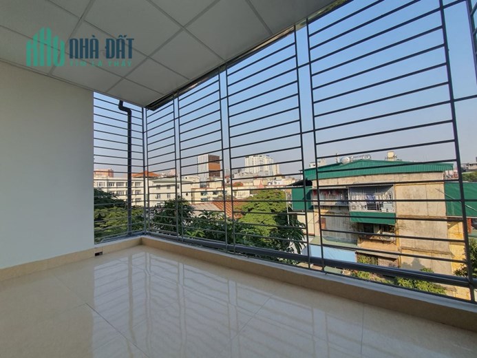 35m 5 Tầng Mặt Tiền 4m Nhỉnh 6 Tỷ Mặt Phố Trần Tử Bình Cầu Giấy. Vỉa Hè Đá Bóng Kinh Doanh Bất