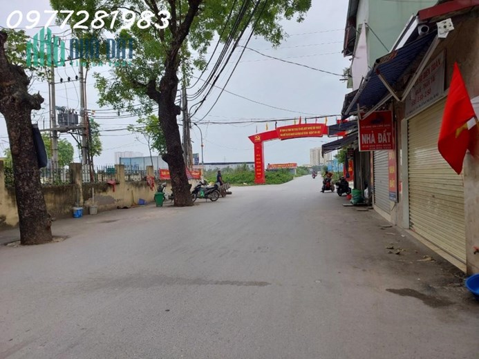 BÁN GẤP ĐẤT ĐẸP CẠNH NHÀ VĂN HÒA, Ô TÔ, 10 TRỤC CHÍNH,GIÁ 1.55 TỶ