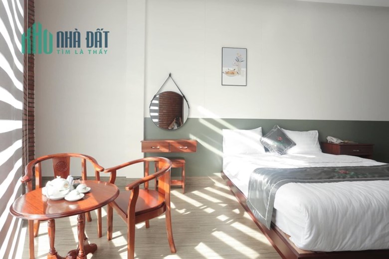 CHÍNH CHỦ Cần Bán Nhanh Khách Sạn 2 Mặt Tiền Đường Nguyễn Thái Học - Lê Lợi, TP Kon Tum