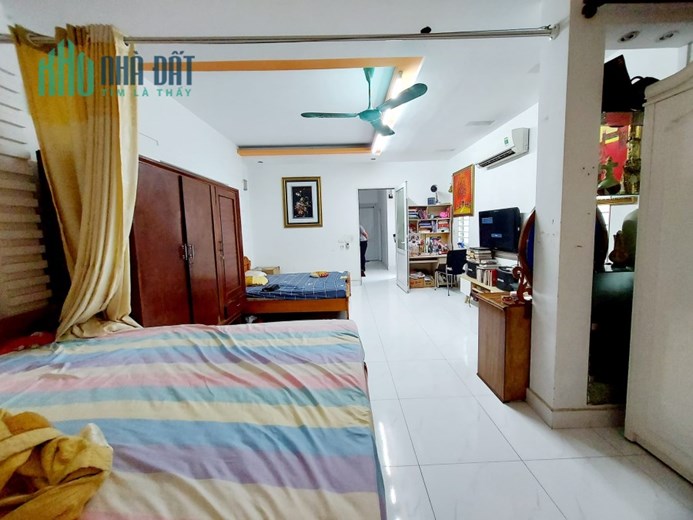 bán nhà MP ĐỘI NHÂN –vỉa hè –lô góc - KINH DOANH-thang máy – 65 M 4 TẦNG 15.4TỶ