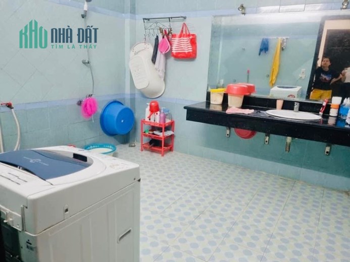 Cần bán gấp Nhà Mễ Trì Thượng 40m2, 4 Tầng,3.6m. Giá rẻ như hạt dẻ ( có thương lượng).