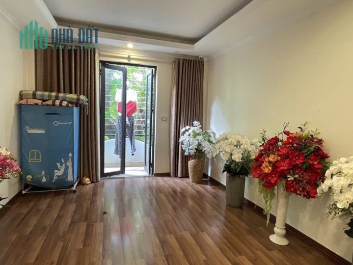 Cho thuê nhà mặt phố quận BA Đình 50m2 7 tầng thang máy nguyên căn 37 triệu 0912288365