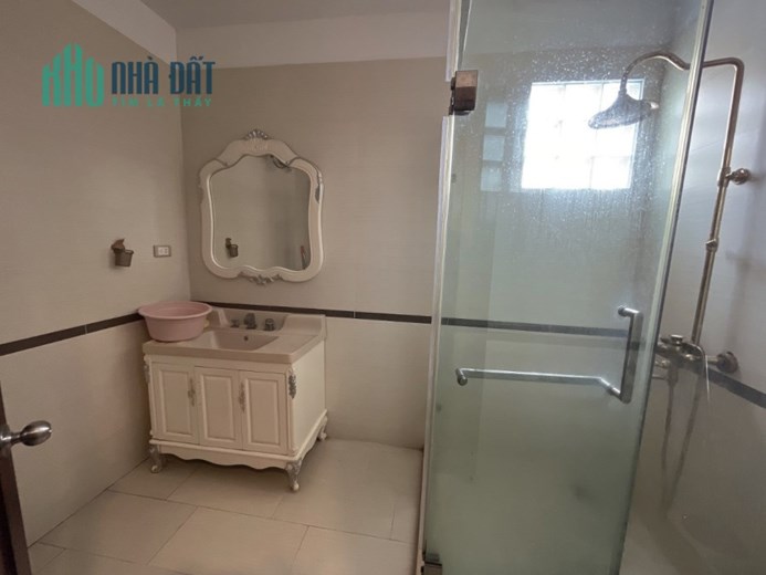 Cho thuê nhà mặt phố quận BA Đình 50m2 7 tầng thang máy nguyên căn 37 triệu 0912288365