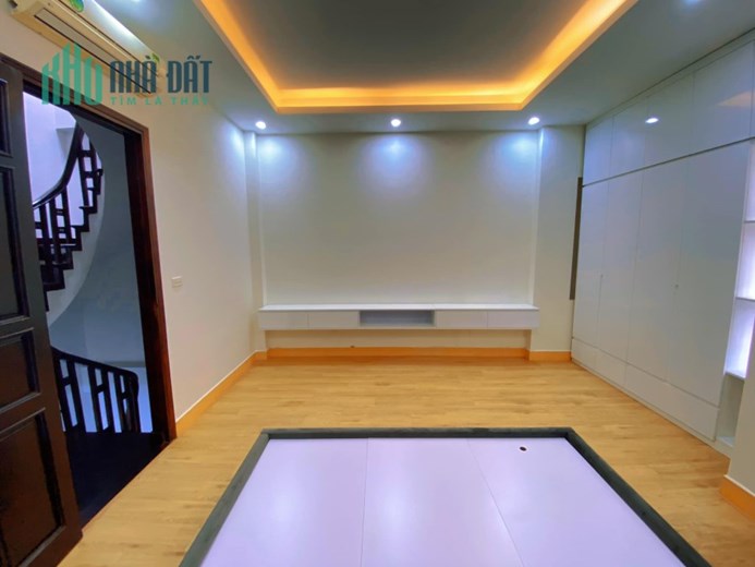 CÓ 1.0.2 NHÀ SIÊU ĐẸP NGÕ 105 PHỐ DOÃN KẾ THIỆN, Ô TÔ TRÁNH 10M , PHÂN LÔ, 50/70M2 * 4 PHÒNG NGỦ *