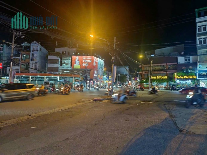 HƠN CHÍN CỦ TỎI-HẺM TO NHƯ MẶT TIỀN,Phú Nhuận Lô Góc-5Tầng-46m2 5PN,Tiền Sẵn 35tr-CHDV