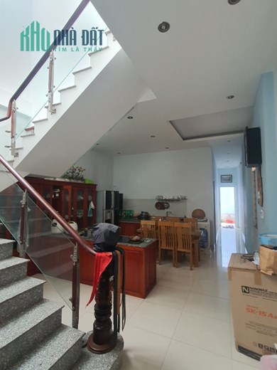 Nhà Tân Hiệp 1 Trệt 1 Lầu, dt 130m2 chỉ 3,2tỷ, gần sát chợ nhỏ Tân Hiệp