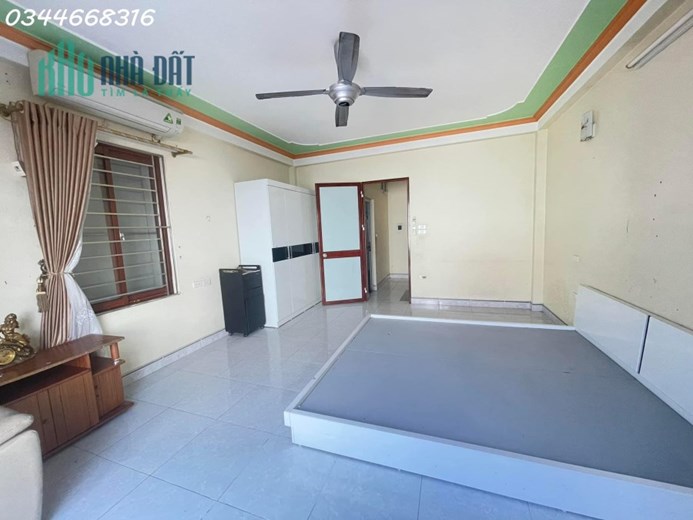 Bán nhà Ngọc Lâm, trung tâm Long Biên 40m2 chủ tự xây 5 tầng, giá nhỉnh 4 tỷ