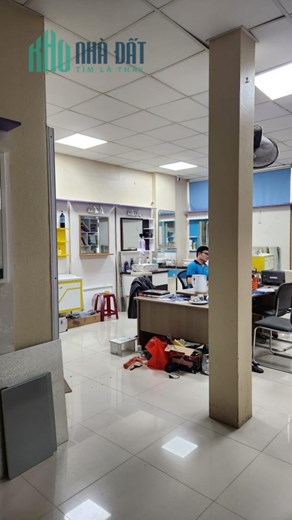 Toà nhà văn phòng mặt phố Đống Đa, 65m x 7tầng, mặt tiền 7.5m, nở hậu, thông sàn