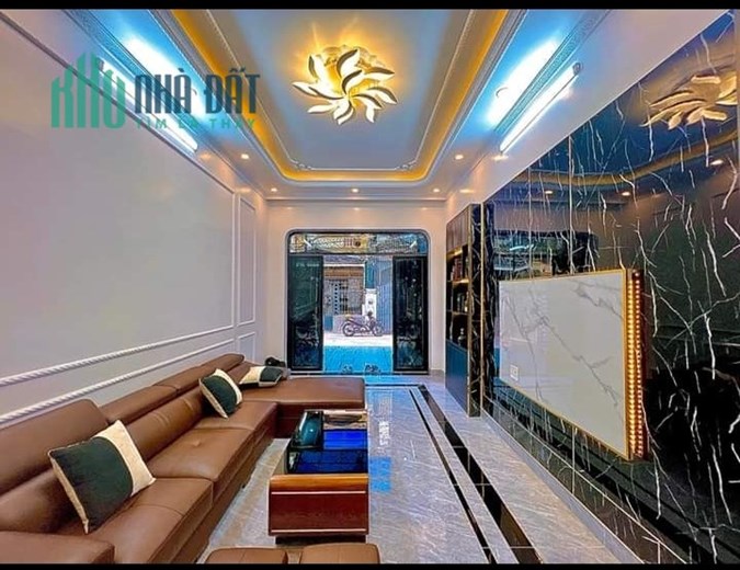 -	Hiện tại em nó được gọi hoa hậu 
-	 Bán nhà phân lô 50m x 5 tầng x 7 tỷ Dương Nội – Hà Đông