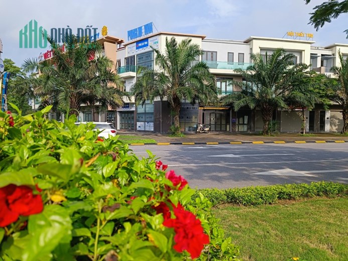 Chủ kẹt tài chính cần thanh khoản gấp nhà mặt phố Hữu Nghị đường 56m