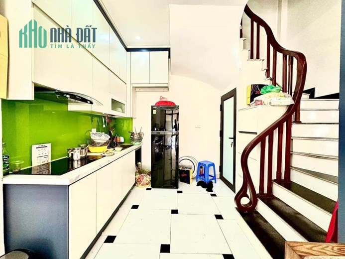Bán Nhà #TRUNG_KÍNH, Trung Hòa, 40m2 Ngõ Rộng Thông Ô tô Đỗ Sát Cửa 10m. MT Rộng. Rẻ Như Cho 4.6 tỷ