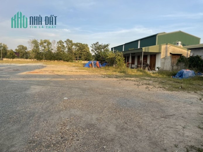 Bán gần 6000m2 đất gần KCN Visip Nghệ An, sổ đỏ, giá 20 tỷ. Lh:0835422066