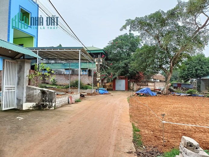 CHÍNH CHỦ CẦN BÁN 250m2 FUN THỔ CƯ ( ĐÃ TÁCH LÀM 2 SỔ) TẠI THÔN 5 TÂN XÃ _ THẠCH THẤT _ HÀ NỘI