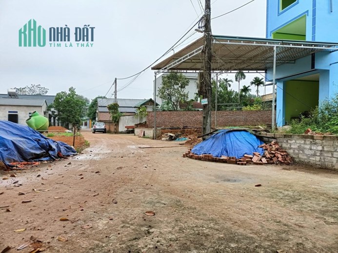 CHÍNH CHỦ CẦN BÁN 250m2 FUN THỔ CƯ ( ĐÃ TÁCH LÀM 2 SỔ) TẠI THÔN 5 TÂN XÃ _ THẠCH THẤT _ HÀ NỘI