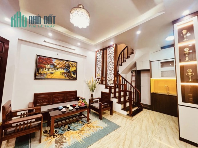 BÁN NHÀ ĐƯỜNG HOÀNG MAI SÁT HỒ ĐỀN LỪ Ô TÔ ĐỖ CỬA 42Mx4 TẦNG GIÁ NHỈNH 4 TỶ