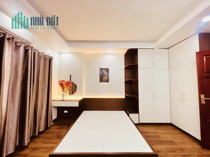BÁN NHÀ ĐƯỜNG HOÀNG MAI SÁT HỒ ĐỀN LỪ Ô TÔ ĐỖ CỬA 42Mx4 TẦNG GIÁ NHỈNH 4 TỶ