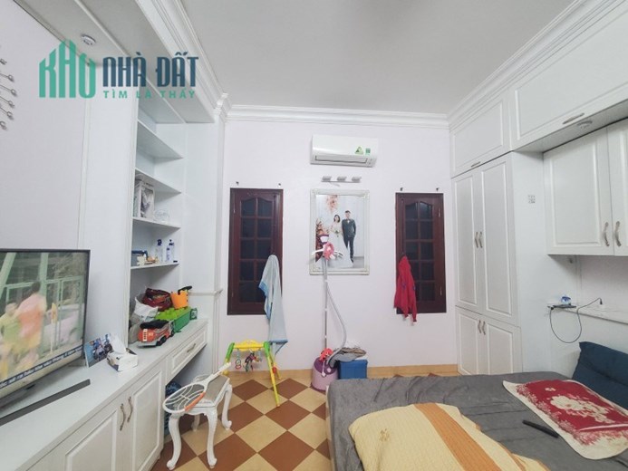 Bán nhà Xã Đàn 35m2 x 5 tầng, cầu thang cuối, ngõ thông tứ tung, thoáng, tiện ích đầy đủ, nhỉnh 4