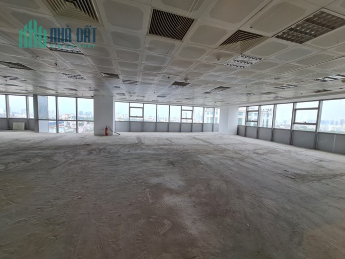 Cho thuê văn phòng cao cấp 1300m2 tòa VCCI, Đào Duy Anh, Đống Đa, phù hợp logistics, tài chính