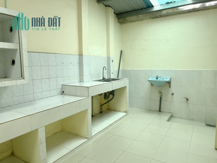 Nhà thuê sát MT Trần Nguyên Hãn P13.Q8 Giá 7triệu5 /tháng