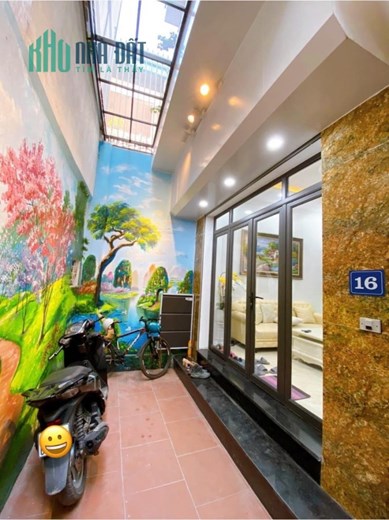 GIA ĐÌNH CHUYỂN CÔNG TÁC CẦN BÁN NHÀ 5 TẦNG PHỐ KHƯƠNG TRUNG SỔ ĐỎ 50M2 DIỆN TÍCH XÂY DỰNG 34M2 GỒM