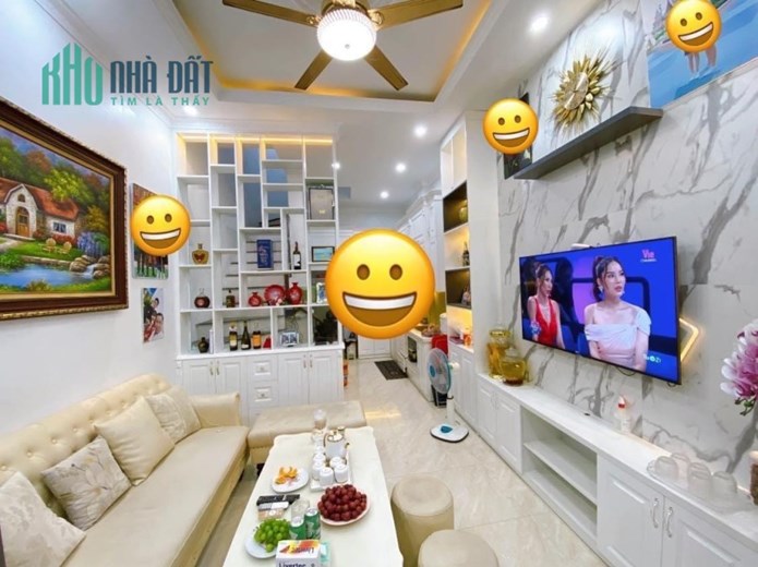 GIA ĐÌNH CHUYỂN CÔNG TÁC CẦN BÁN NHÀ 5 TẦNG PHỐ KHƯƠNG TRUNG SỔ ĐỎ 50M2 DIỆN TÍCH XÂY DỰNG 34M2 GỒM