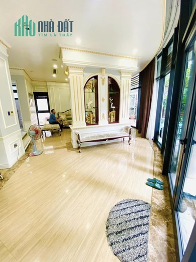 BÁN BIỆT THỰ SÂN VƯỜN, NHẤT CẦU GIẤY, TẶNG FULL NỘI THẤT NHẬP KHẨU CHÂU ÂU. 268m VUÔNG = HƠN 70 TỶ