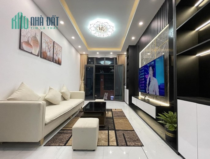 NHÀ LẠC LONG QUÂN 4 TẦNG, NHỈNH 5 TỶ - LÔ GÓC - Ô TÔ ĐỖ CỬA