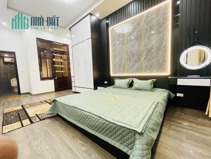 NHÀ LẠC LONG QUÂN 4 TẦNG, NHỈNH 5 TỶ - LÔ GÓC - Ô TÔ ĐỖ CỬA
