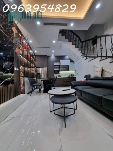NHÀ ĐẸP LONG LANH LÁNG HẠ, QUẬN ĐỐNG ĐA, NGÕ THÔNG, LÔ GÓC 3 THOÁNG, NỘI THẤT XỊN NHẬP KHẨU, CHỈ 7