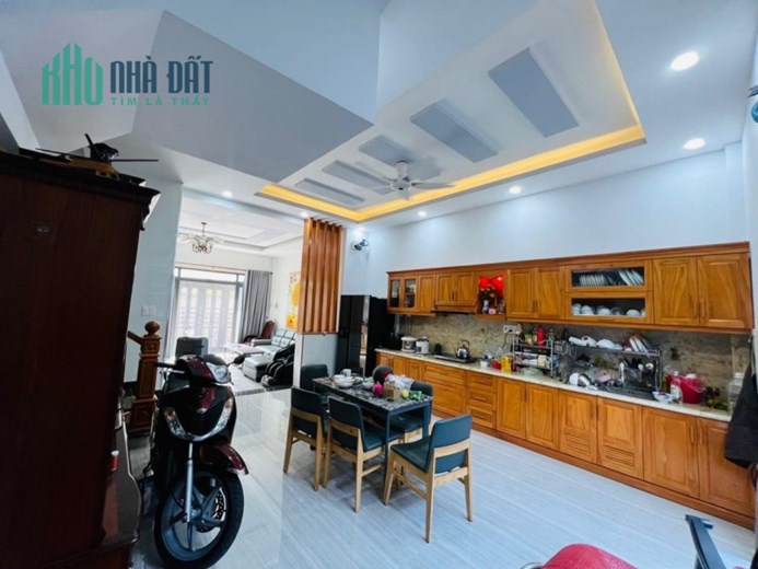 Cực Hiếm Ngay Chợ Thủ Đức, DT 180M2, Nhà Mới Ở Ngay,Sổ Hồng Chính Chủ