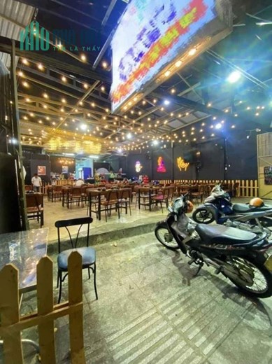 Quán Nhậu cần sang nhượng đường Kênh Tân Hóa quận Tân Phú- Diện tích rộng 187m² 11x17m- Giá thuê
