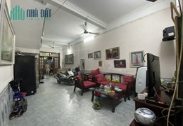 Nhà 3 tầng phố Ngọc Thuỵ, ô tô, kinh doanh, 100m. Mt4,5, giá hơn 8 tỷ.