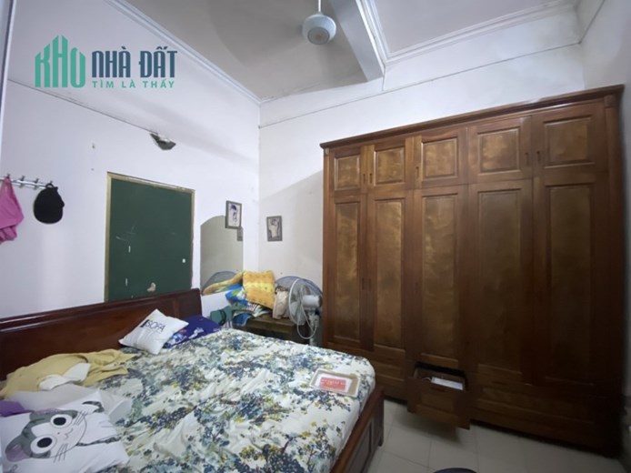 Nhà 3 tầng phố Ngọc Thuỵ, ô tô, kinh doanh, 100m. Mt4,5, giá hơn 8 tỷ.