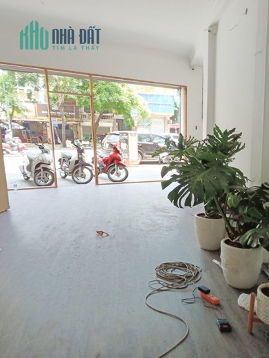 Nhà mặt Phố Trần Đại nghĩa, vỉa hè rộng 40m2*5T MT 5M giá 16.9 Tỷ