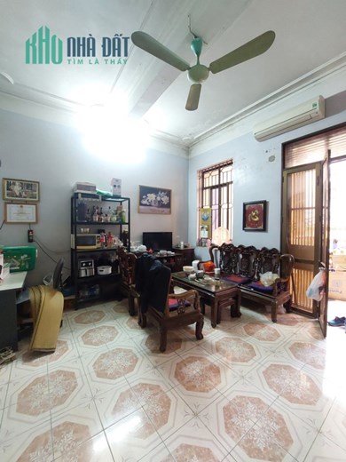 Bán BT Trung Kính, Dt 110m, nhà 4 tầng, giá hơn 20 tỷ.