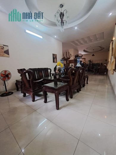 Hàng Hiếm !! Biệt thự 3 tầng mặt tiền kinh doanh - Hoàng Quốc Việt - Quận 7 . chỉ 133 triệu/m2