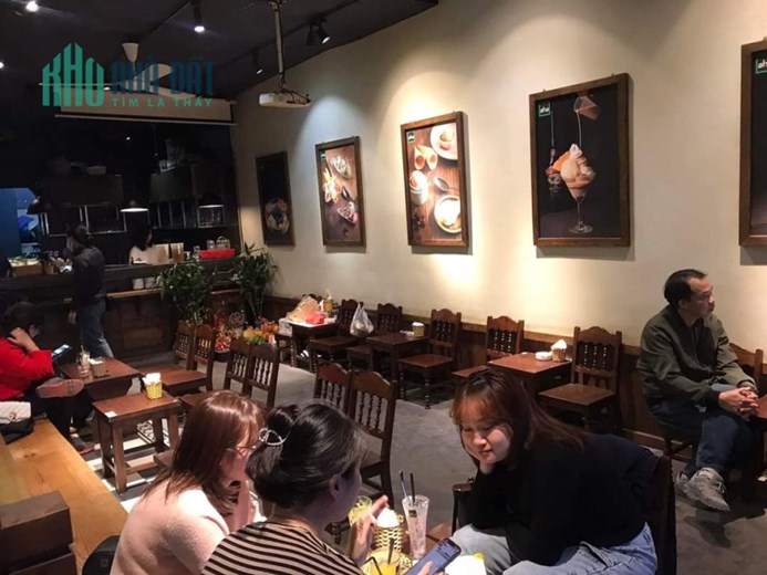 chính chủ cần bán gấp nhà đất mặt phố kinh doanh cực đỉnh ô tô đỗ cửa quận Đống Đa