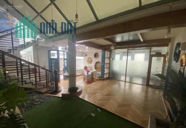 Cho thuê biệt thự số 10 Nguyễn Thành Ý, Gà Spa Đakao Quận 1