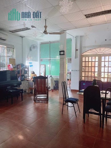 Bán nhà hẻm 8m Nguyễn Xí, ngang gần 9m. Nhà 1 đời chủ, giá bao đầu tư