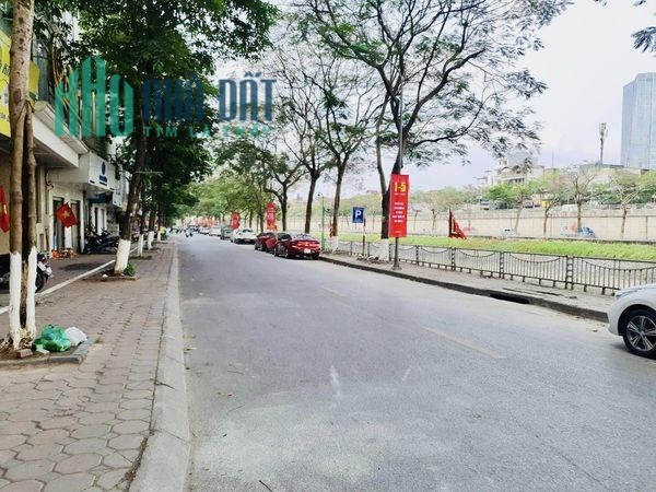 78m Mặt Tiền 5.5m Nhỉnh 8 Tỷ Phố Quan Hoa Cầu Giấy. Ngõ Thông Tứ Tung Xây Toà Căn Hộ Cho Thuê Dòng