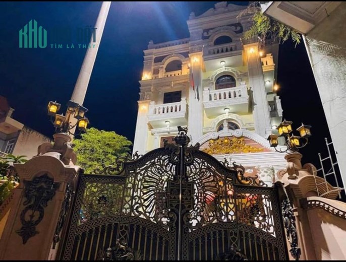 CỰC PHẨM BIỆT THỰ SÂN VƯỜN CẦU GIẤY 195M2, 5T, MT 10M, Ô TÔ KINH DOANH, KHU VIP 27.9 TỶ.