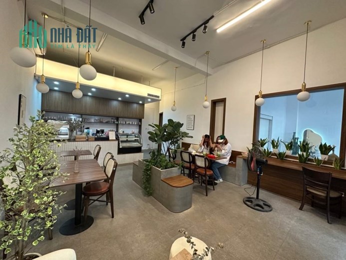 Bán Toà Nhà Phố Vũ Phạm Hàm, Kinh Doanh đỉnh cao, vỉa hè rộng để vài chiếc ô tô