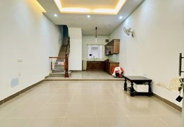 Nhà Phố Nguyễn Viết Xuân Quận Thanh Xuân Ô tô Vào Nhà 50m2 4 tầng 6,9 tỷ