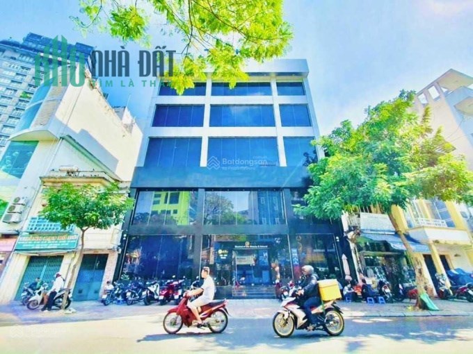 Cho thuê toà nhà 132-134 Yersin - Thẩm mỹ viện A CLinic, Quận 1