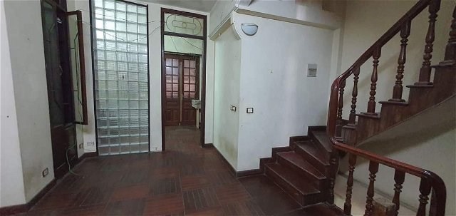 Cần bán nhà Mạc Thái Tổ, Cầu Giấy, 40m2 x 4 tầng, gần phố, kinh doanh, ô tô, giá 9 tỷ.