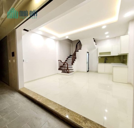 NGÃ TƯ SỞ, HÀNG XÓM ROYAL CITY Ô TÔ, NHỈNH 5 TỶ