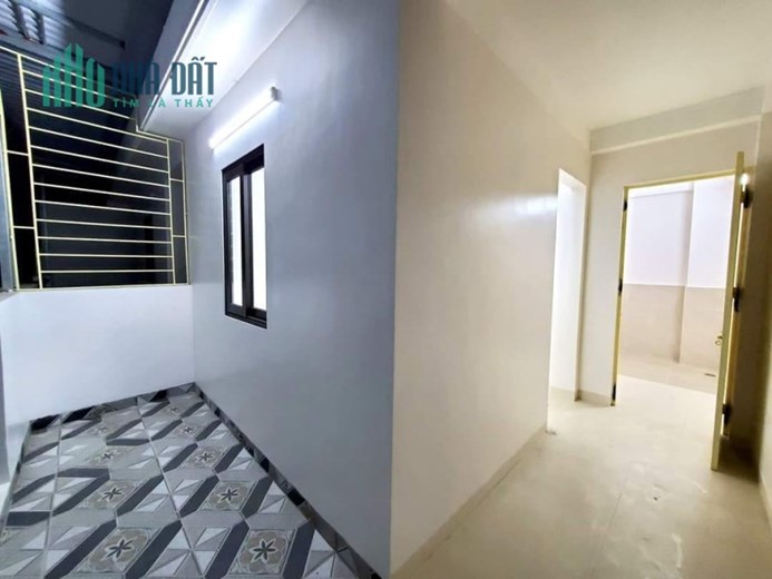 NGÃ TƯ SỞ, HÀNG XÓM ROYAL CITY Ô TÔ, NHỈNH 5 TỶ