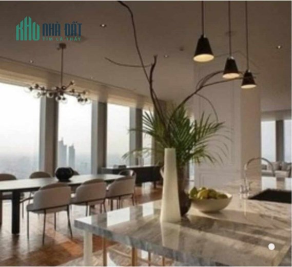 CHCC cho giới Quý tộc, Hàng Bài, Hoàn Kiếm 150m, 4PN, MT 10m, giá 93 tỷ. LH: 0366051369
